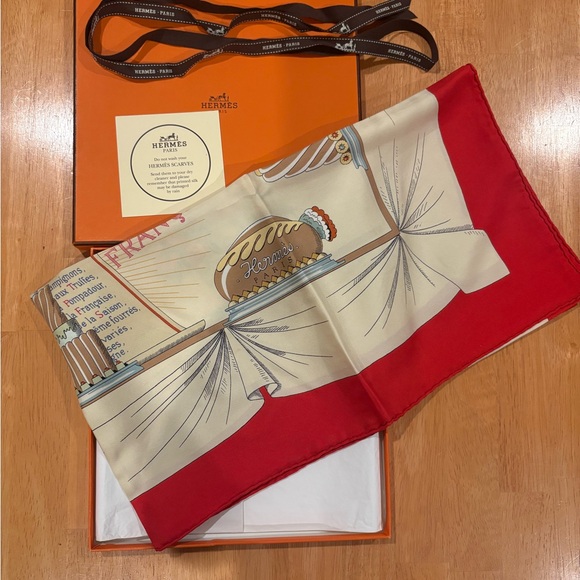 A La Glorie De La Cuisine France Silk - Picture 2 of 3